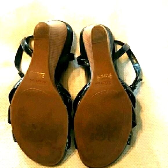 4@30.00 or 40.00 Ladies Sandals by KENNETH COLE REACTION - Picture 6 of 8